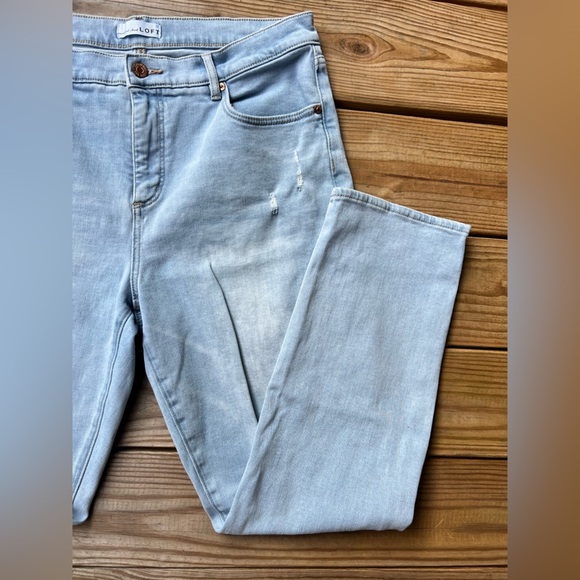 Loft The Girlfriend Light Wash Jeans - women’s size 14/32 - Picture 8 of 10
